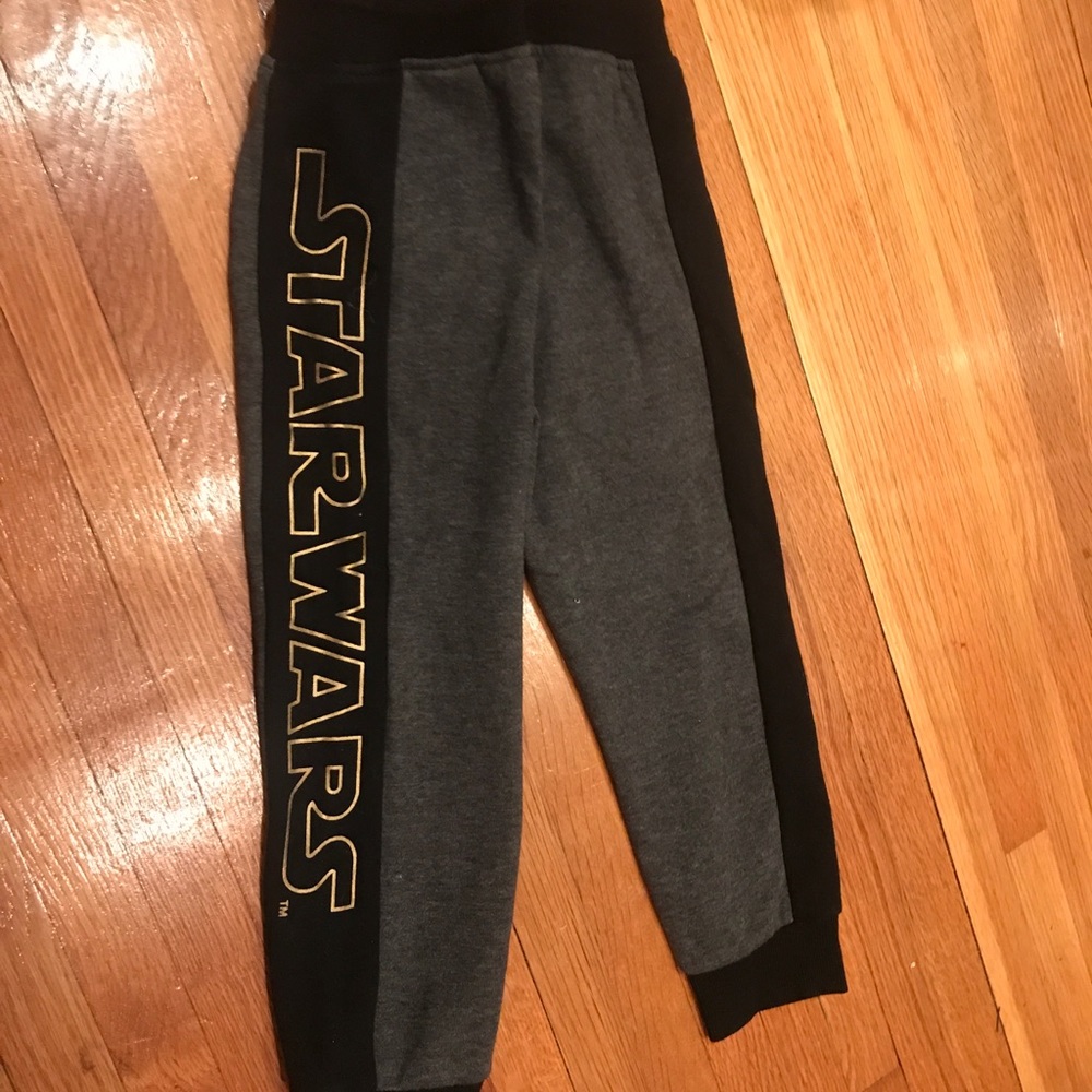Boys H&M NWT Star Wars joggers size 2/3